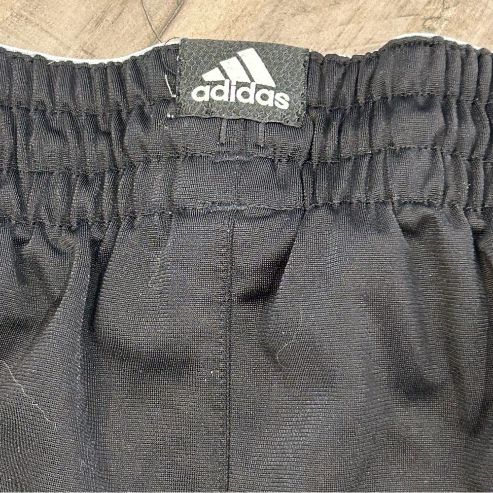 Adidas Basketball Shorts Black Silver Wide Leg Opening Size Medium - Picture 4 of 9